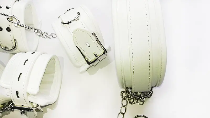 Luxury Soft white Bondage Restraints Handcuffs Collar Wrist Ankle Cuffs for Fetish Erotic Adult Games Couple Sex Product Luxury Soft white Bondage Restraints Handcuffs Collar Wrist Ankle Cuffs for Fetish Erotic Adult Games Couple Sex Product