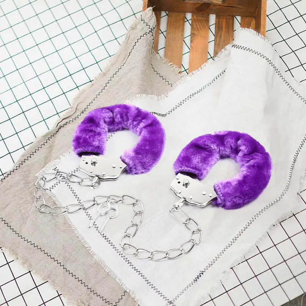 1 Pair Double Lock Manacle Faux Fur Bracelet Stainless Wrist Ankle O Ring Hand Cuffs Adult Couple Sex Toy Cops Criminal Cosplay 1 Pair Double Lock Manacle Faux Fur Bracelet Stainless Wrist Ankle O Ring Hand Cuffs Adult Couple Sex Toy Cops Criminal Cosplay