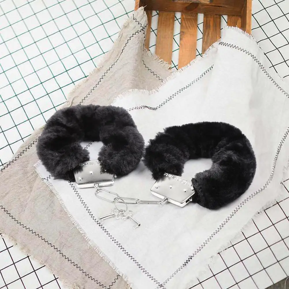1 Pair Double Lock Manacle Faux Fur Bracelet Stainless Wrist Ankle O Ring Hand Cuffs Adult Couple Sex Toy Cops Criminal Cosplay 1 Pair Double Lock Manacle Faux Fur Bracelet Stainless Wrist Ankle O Ring Hand Cuffs Adult Couple Sex Toy Cops Criminal Cosplay