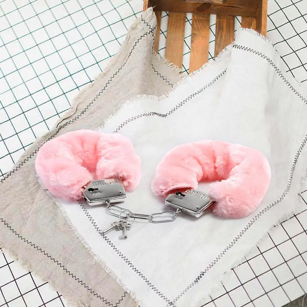 1 Pair Double Lock Manacle Faux Fur Bracelet Stainless Wrist Ankle O Ring Hand Cuffs Adult Couple Sex Toy Cops Criminal Cosplay 1 Pair Double Lock Manacle Faux Fur Bracelet Stainless Wrist Ankle O Ring Hand Cuffs Adult Couple Sex Toy Cops Criminal Cosplay
