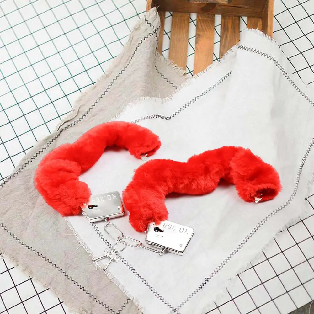 1 Pair Double Lock Manacle Faux Fur Bracelet Stainless Wrist Ankle O Ring Hand Cuffs Adult Couple Sex Toy Cops Criminal Cosplay 1 Pair Double Lock Manacle Faux Fur Bracelet Stainless Wrist Ankle O Ring Hand Cuffs Adult Couple Sex Toy Cops Criminal Cosplay