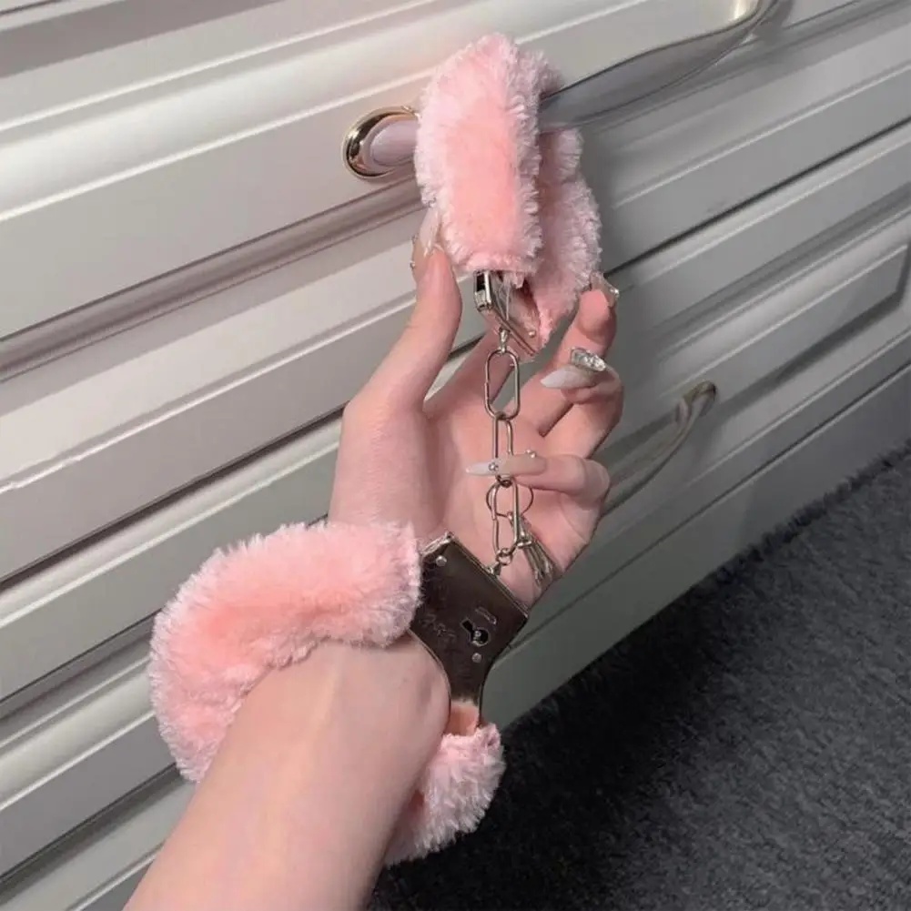 1 Pair Double Lock Manacle Faux Fur Bracelet Stainless Wrist Ankle O Ring Hand Cuffs Adult Couple Sex Toy Cops Criminal Cosplay 1 Pair Double Lock Manacle Faux Fur Bracelet Stainless Wrist Ankle O Ring Hand Cuffs Adult Couple Sex Toy Cops Criminal Cosplay