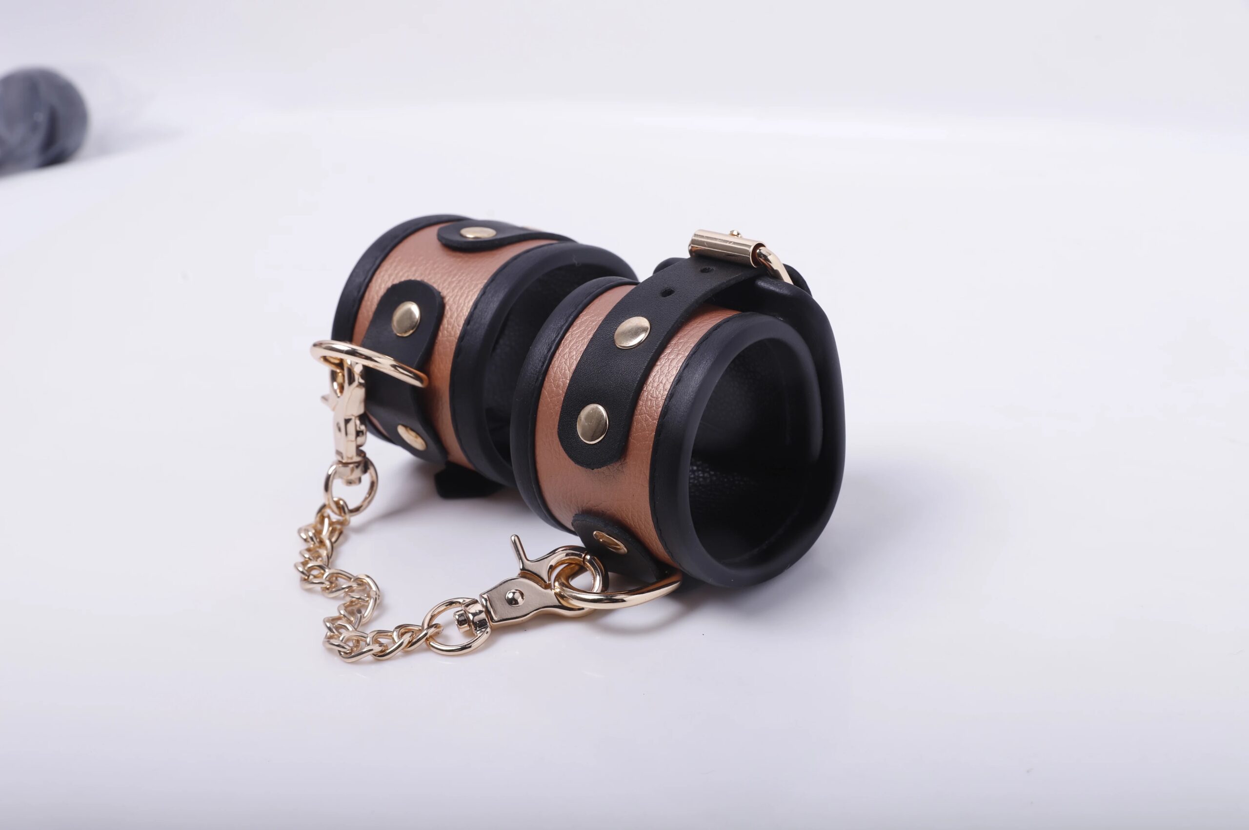 Cowhide Handcuff Bdsm Bondage Set Adult Games Erotic Sex Toy For Woman Couples SM Fetish Slave Ankle Cuff Restraints Wrist Cuffs
