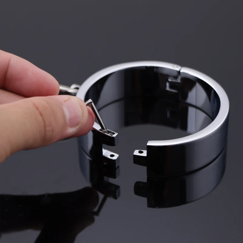 Metal Lock Shackles Female Male Handcuff Metal Ankle Cuffs Wrist Cuff For Couple BDSM Bondage Restraints Adult Game Sex Toys 18+