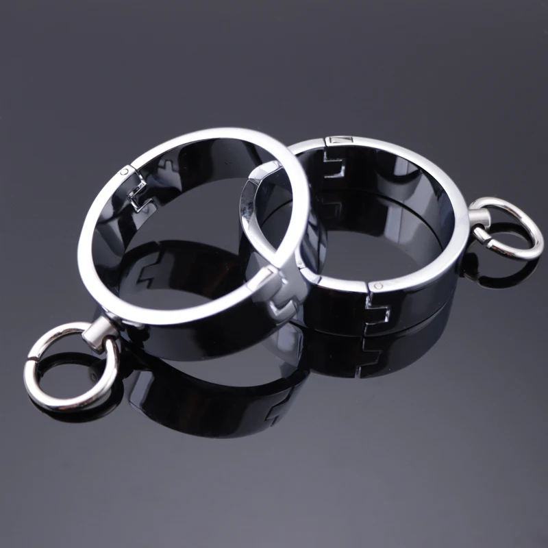 Metal Lock Shackles Female Male Handcuff Metal Ankle Cuffs Wrist Cuff For Couple BDSM Bondage Restraints Adult Game Sex Toys 18+