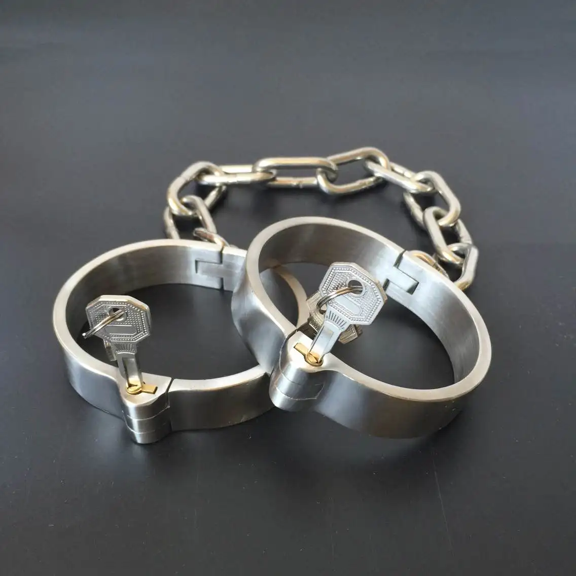 Stainless Steel Oval Handcuffs Wrist Ankle Cuffs Bondage Lock Slave Wear BDSM Restraint Harness Sex Toys Detachable chain