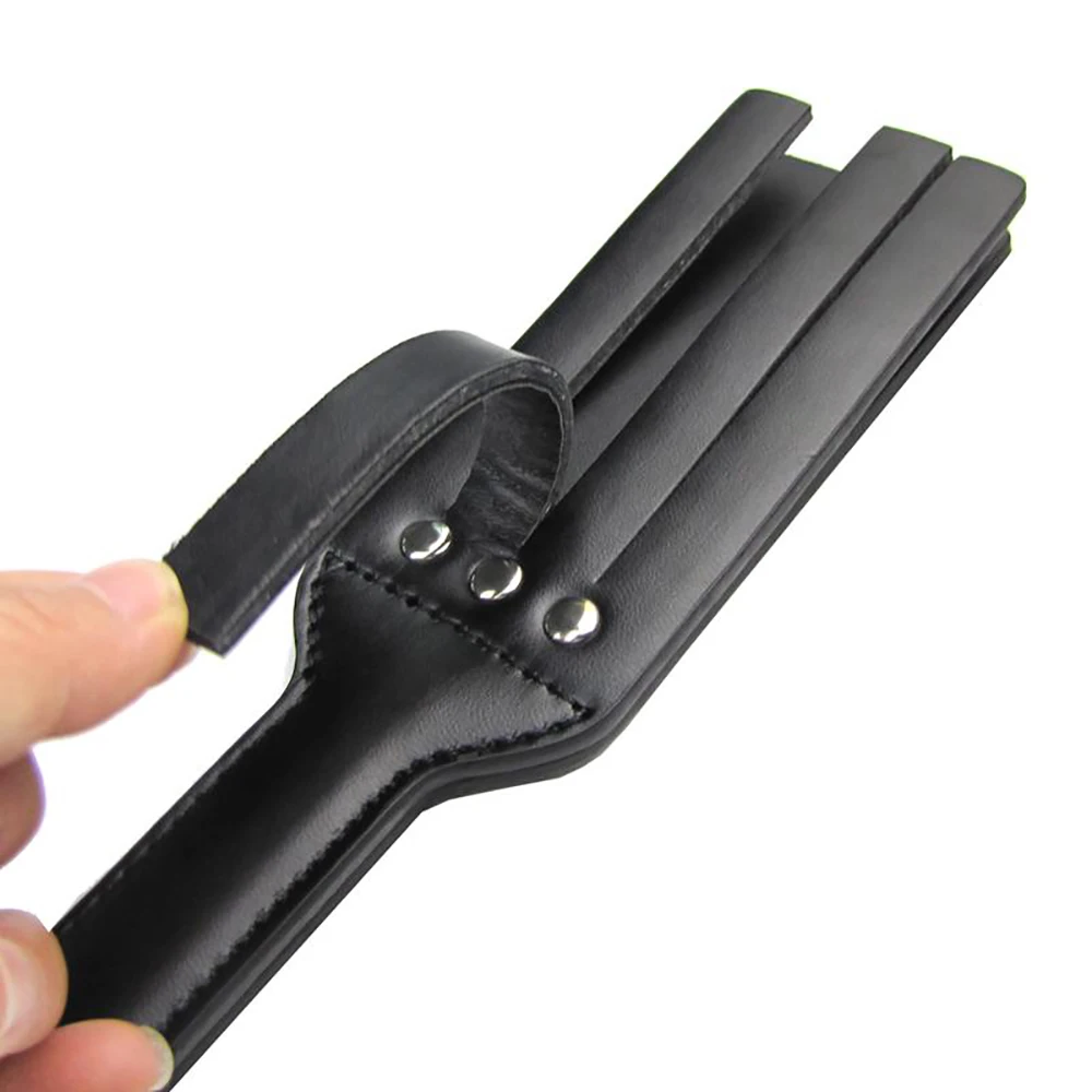 Bondage PU Leather Spanking Paddle Flirt Fetish Slave Flogger Whip Sex Toys Adult Couples Valentine's Day Game Bondage PU Leather Spanking Paddle Flirt Fetish Slave Flogger Whip Sex Toys Adult Couples Valentine's Day Game