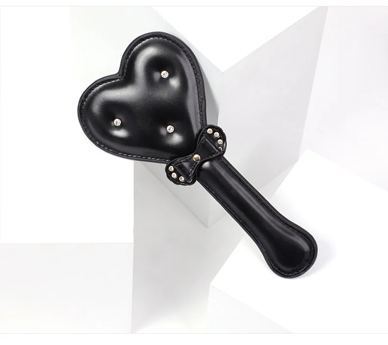 Heart Shape Diamond Handle PU Leather Riding Crop BDSM Bondage Spanking Paddle Whip Sex Toy Adult Sex Toy For Men Women Sex Shop Heart Shape Diamond Handle PU Leather Riding Crop BDSM Bondage Spanking Paddle Whip Sex Toy Adult Sex Toy For Men Women Sex Shop