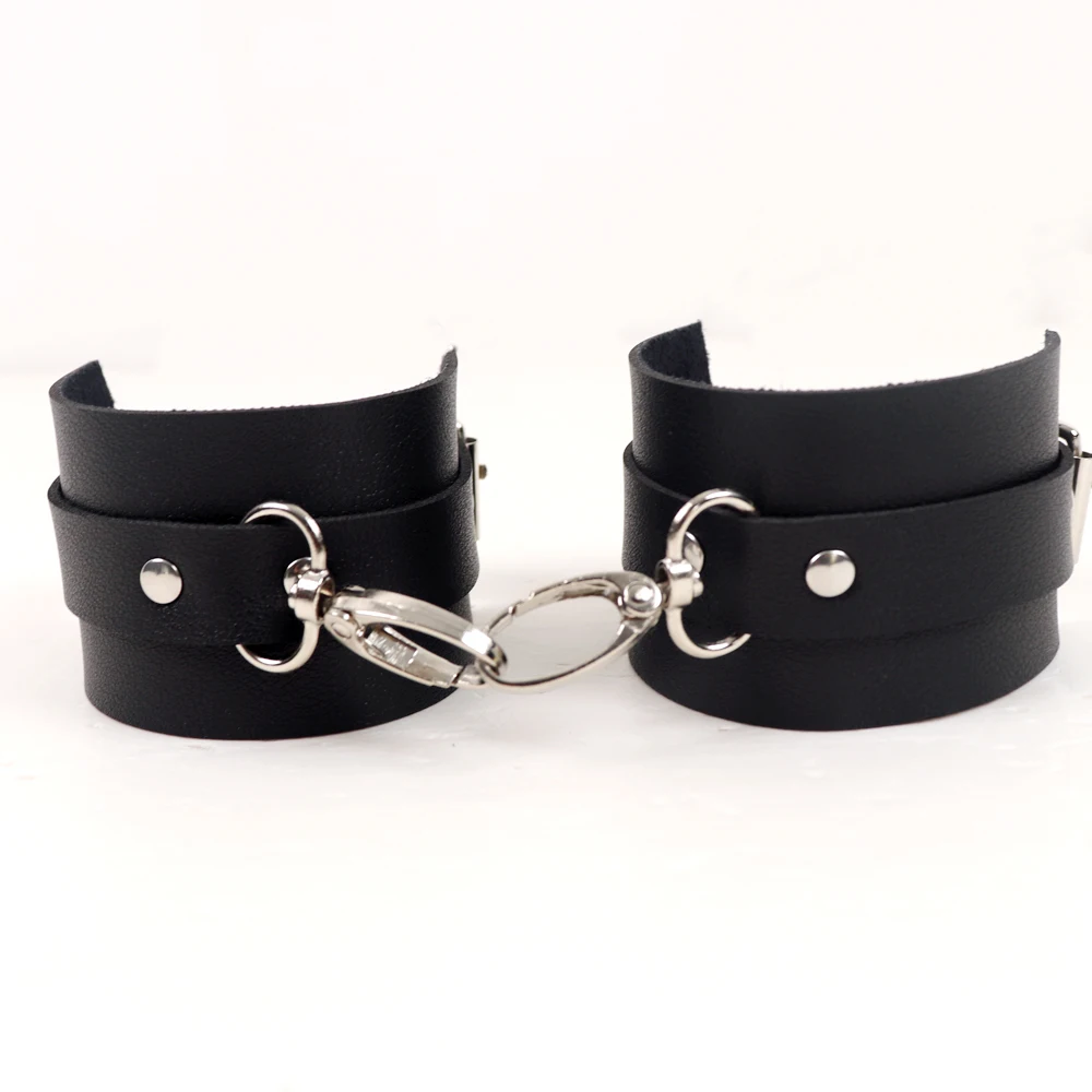 Sexy Adjustable Leather Handcuffs For Sex Toys For Woman Couples Hang Buckle Link Bdsm Bondage Restraints Exotic Accessories Sexy Adjustable Leather Handcuffs For Sex Toys For Woman Couples Hang Buckle Link Bdsm Bondage Restraints Exotic Accessories