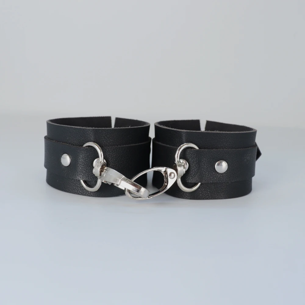 Sexy Adjustable Leather Handcuffs For Sex Toys For Woman Couples Hang Buckle Link Bdsm Bondage Restraints Exotic Accessories Sexy Adjustable Leather Handcuffs For Sex Toys For Woman Couples Hang Buckle Link Bdsm Bondage Restraints Exotic Accessories