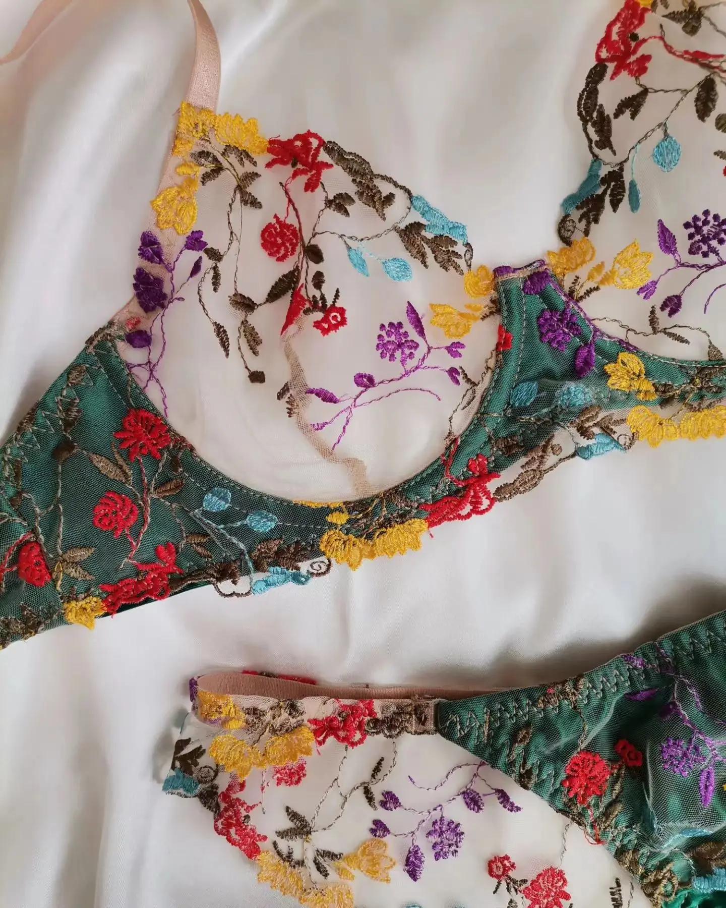 Women Bra and Briefs Sets Lace Flower Embroidery Sexy Perspective Underwire Erotic Lingerie Panty Two-Piece Underwear Set 2023 Women Bra and Briefs Sets Lace Flower Embroidery Sexy Perspective Underwire Erotic Lingerie Panty Two-Piece Underwear Set 2023
