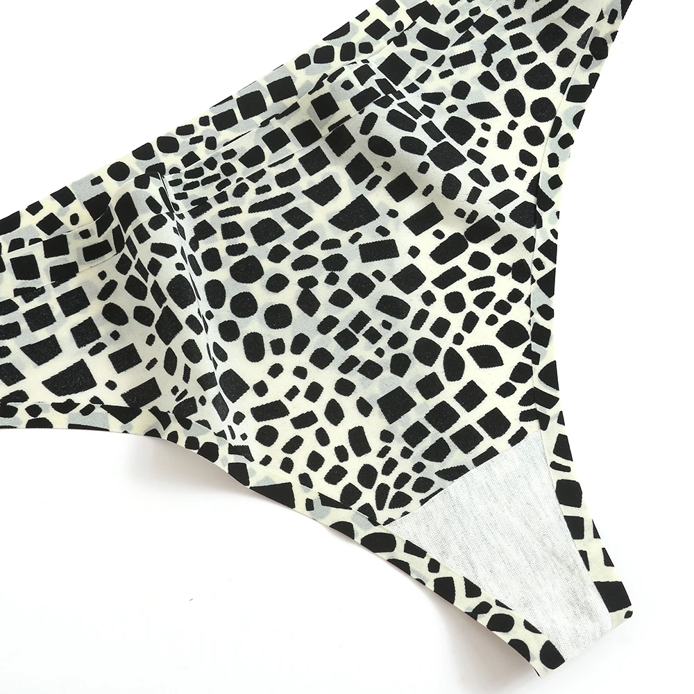 Women's Panties Sexy Leopard Seamless Female Underwear Elasticity Sports G-String for Ladies Thongs Ice Silk Lingerie Tangas Hot Women's Panties Sexy Leopard Seamless Female Underwear Elasticity Sports G-String for Ladies Thongs Ice Silk Lingerie Tangas Hot