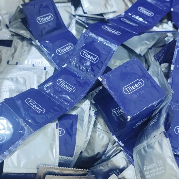 40/30PCS 54mm Super Large Size Condoms Delay Sex Smooth Extra Lubricated Intimate Safer Contraception Big Penis Sleeve Adult